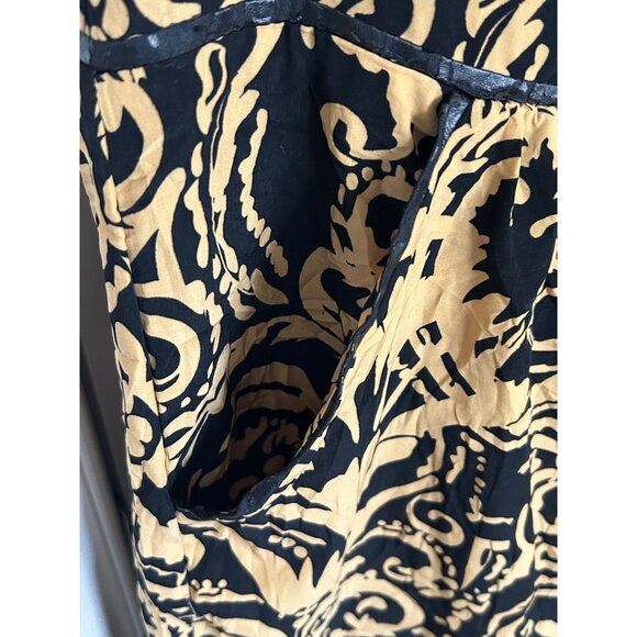 Sleeveless Black & Gold Patterned Dress With Front Pockets & Back Zipper - Picture 9 of 9